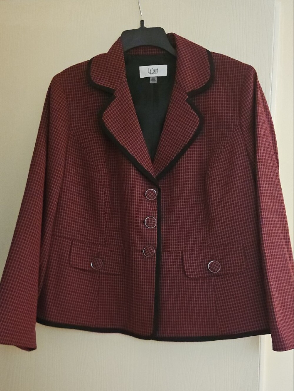 Macy's Le Suit Burgundy Checked Women's Two-piece Suit.